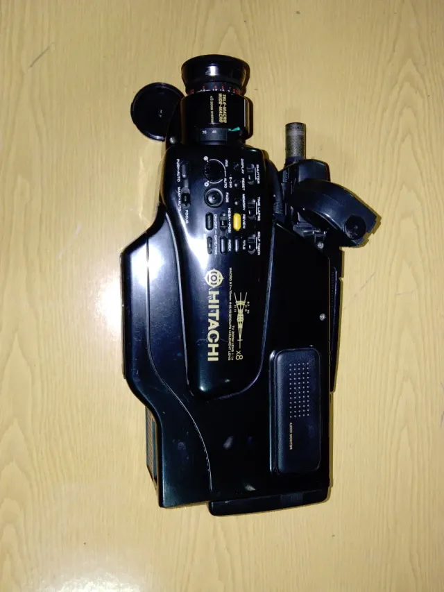 Videocámara Hitachi 3300E Negra