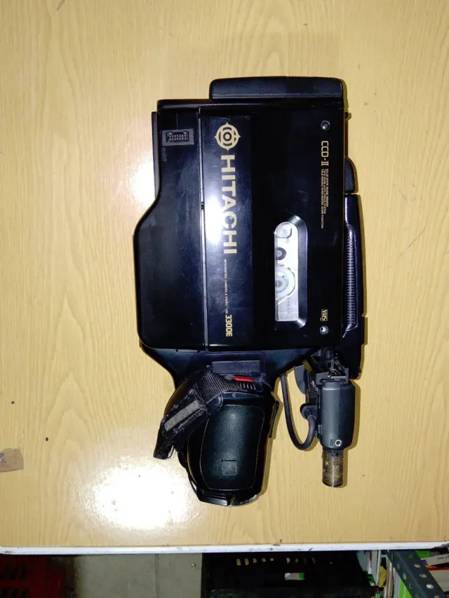 Videocámara Hitachi 3300E Negra
