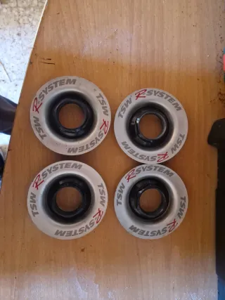 TSW R-SYSTEM Tapas y Tuercas (4 unidades)