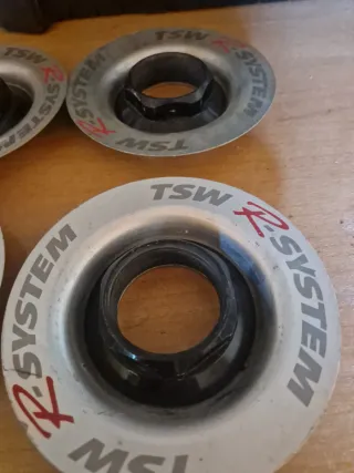 TSW R-SYSTEM Tapas y Tuercas (4 unidades)