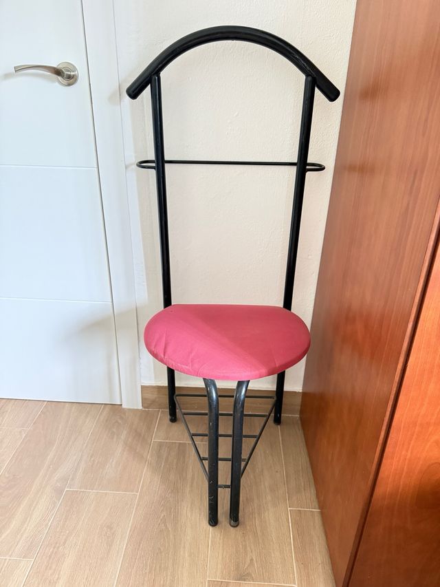 Perchero con asiento
