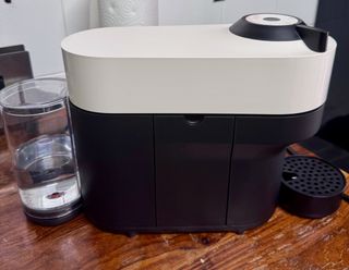 Cafetera Nespresso Vertuo Pop Negra