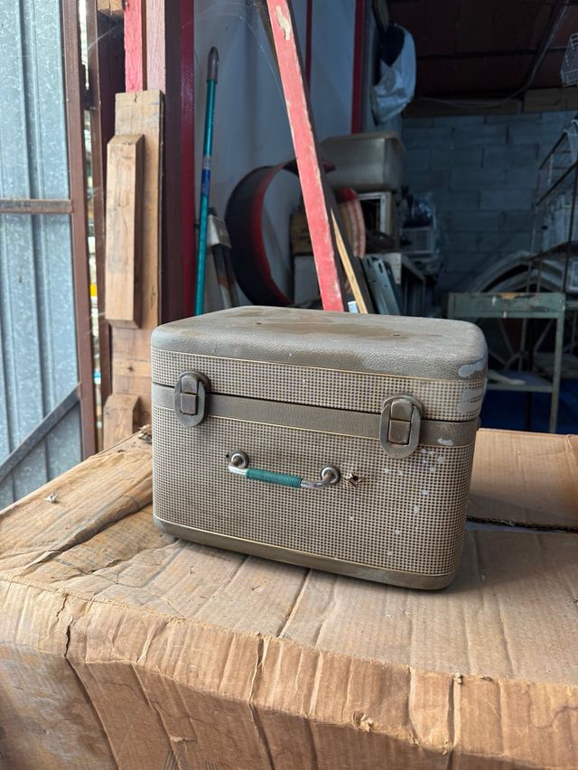 Grabadora Leningrad URSS – maleta antigua