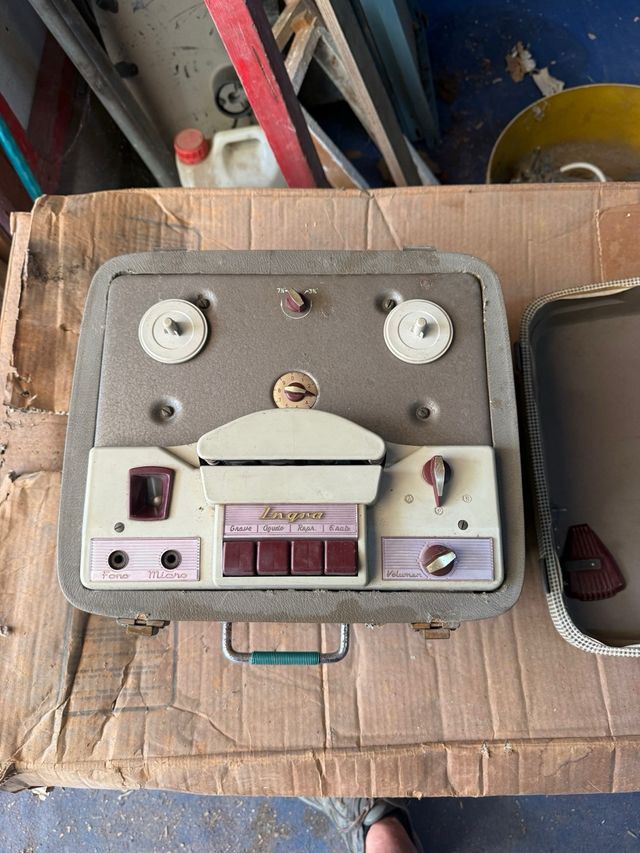 Grabadora Leningrad URSS – maleta antigua