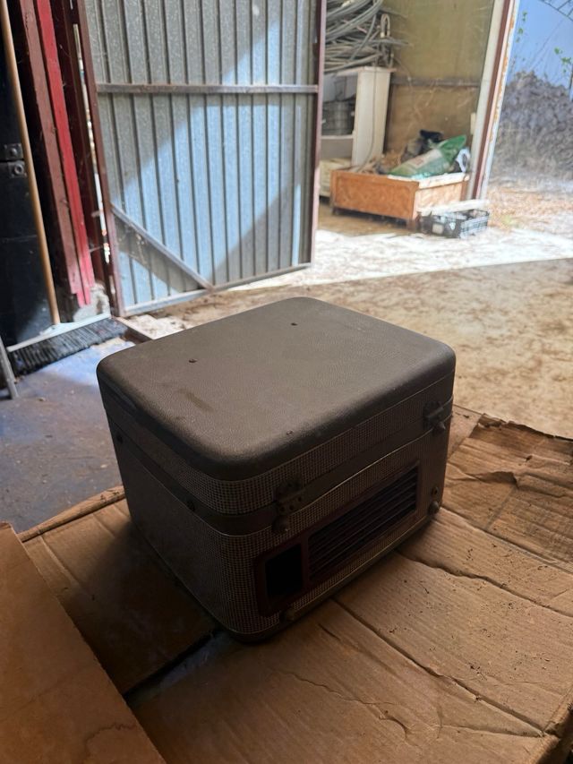 Grabadora Leningrad URSS – maleta antigua