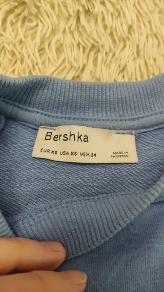 Sudadera corta Bershka azul