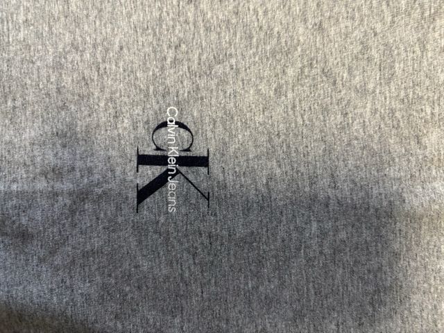 Camiseta Calvin Klein Gris Logo