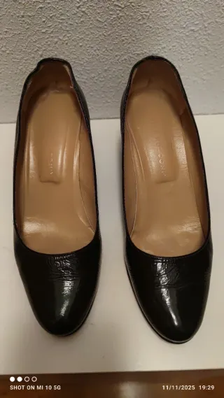 Zapatos #cuña. Verde musgo.