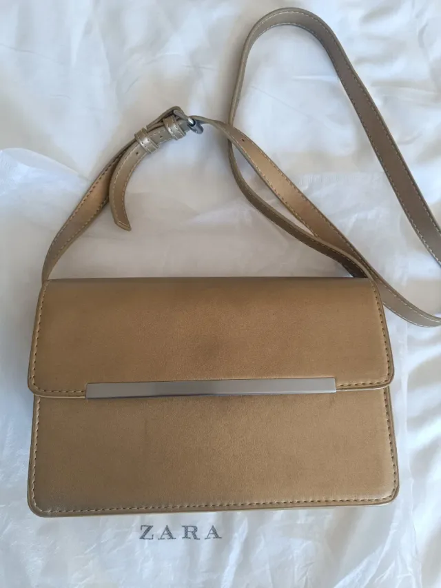 Bolso dorado Zara