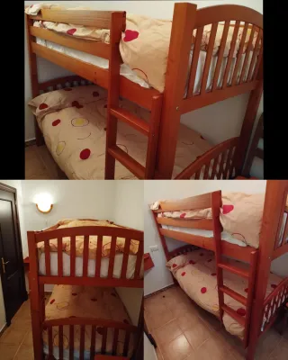 Cama litera pino + colchones, muy buen estado.