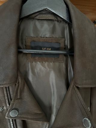 Chaqueta de cuero marrón