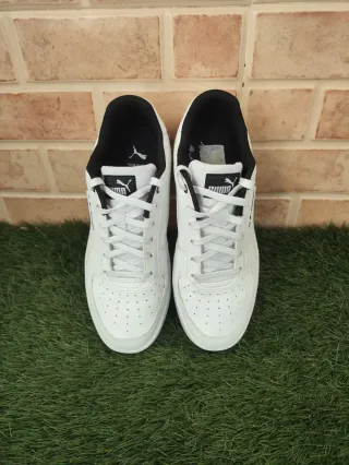 Zapatillas Puma Blancas y Negras BMW