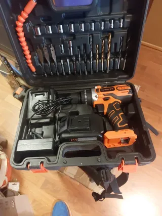 Taladro Inalámbrico 21V con Accesorios