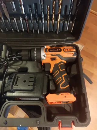 Taladro Inalámbrico 21V con Accesorios