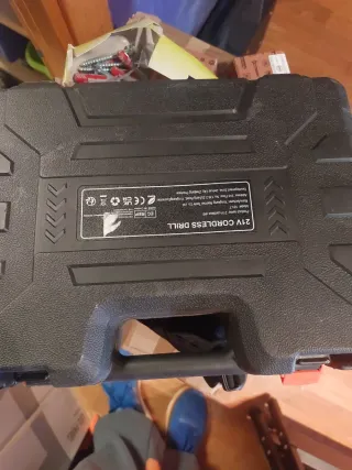 Taladro Inalámbrico 21V con Accesorios