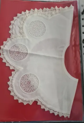 Lote 30 cuellos encaje beige y blanco