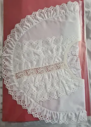 Lote 30 cuellos encaje beige y blanco