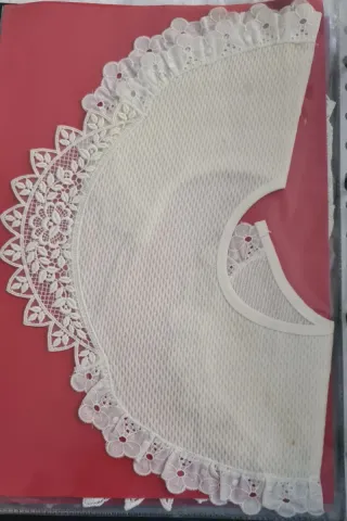 Lote 30 cuellos encaje beige y blanco