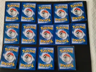 Lotto 14 carte rare Pokémon vecchie