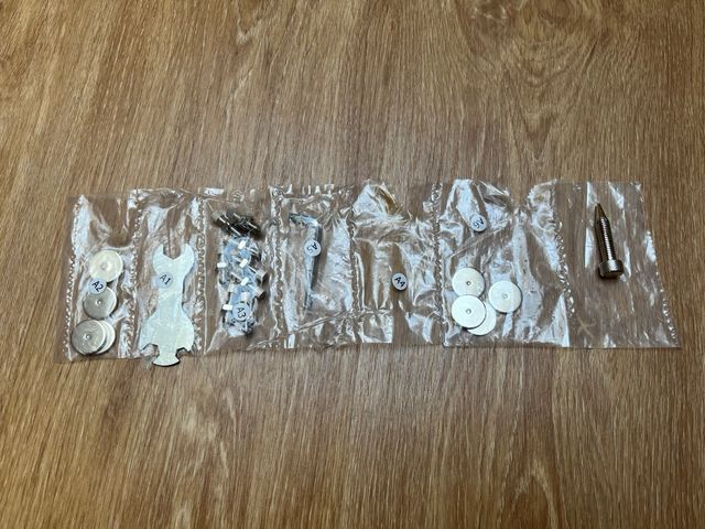 Soportes Altavoces Norstone color Madera y Negro