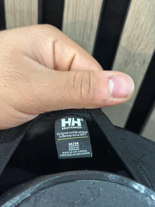 Camiseta Helly Hansen Lifa Manga Larga Negra