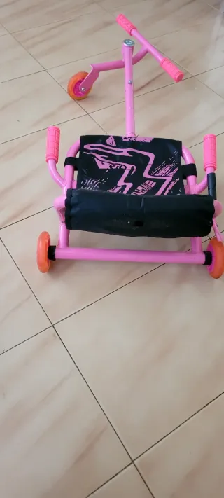 Patinete sentado rosa Biwond Roller