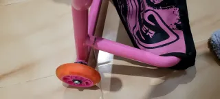 Patinete sentado rosa Biwond Roller