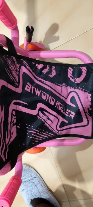 Patinete sentado rosa Biwond Roller