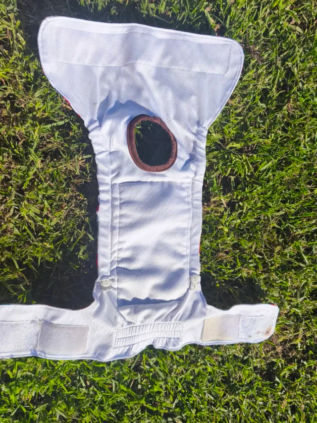 Pañal lavable para perro estampado floral