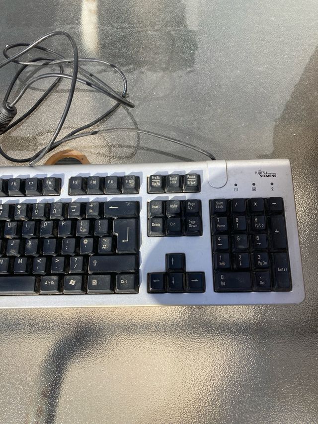 Teclado Fujitsu Siemens S27381-H71-A551