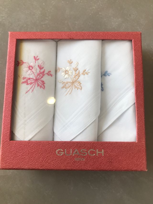 Pañuelos bordados GUASCH Set 3