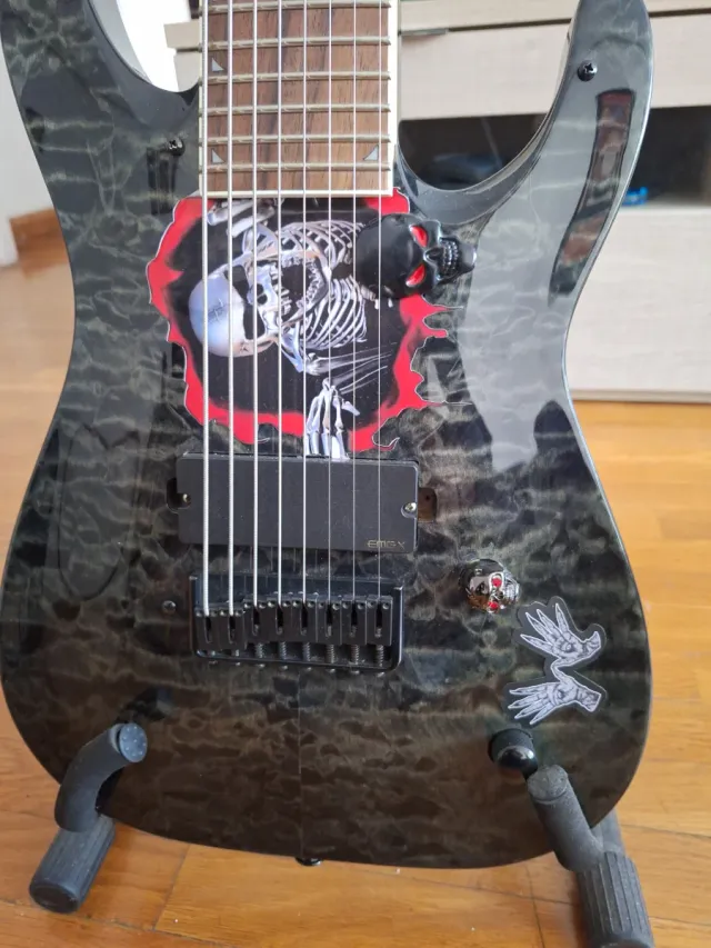 Jackson JS32 8 cuerdas modificada
