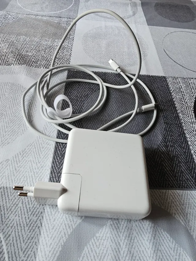 Cargador Apple MacBook  96 W..tipo C.....C