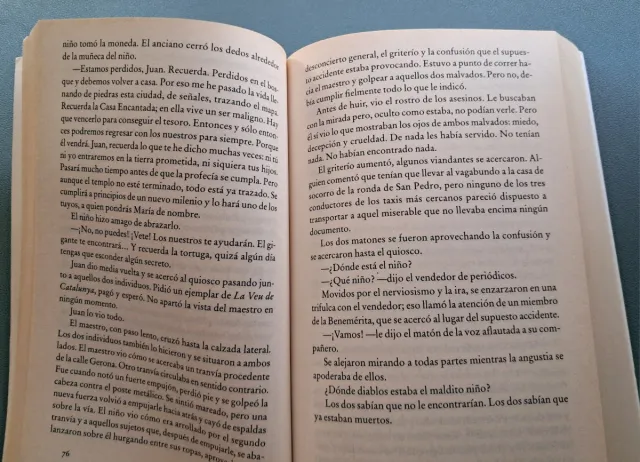 Los pilares de la Tierra (Best Seller) (Spanish...