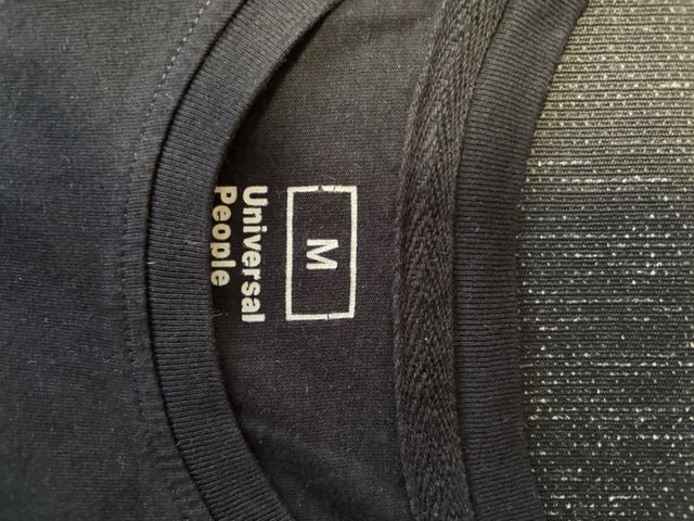 Camiseta manga larga gráfica