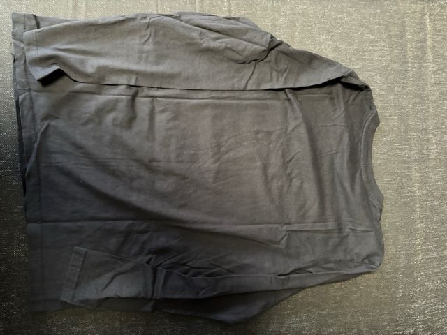 Camiseta manga larga gráfica