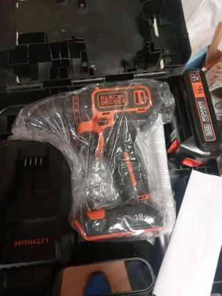 Taladro Black+Decker 18V con Batería y Cargador