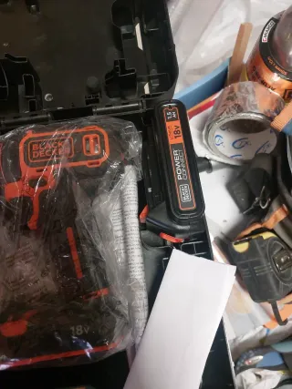 Taladro Black+Decker 18V con Batería y Cargador