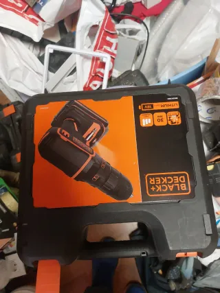 Taladro Black+Decker 18V con Batería y Cargador