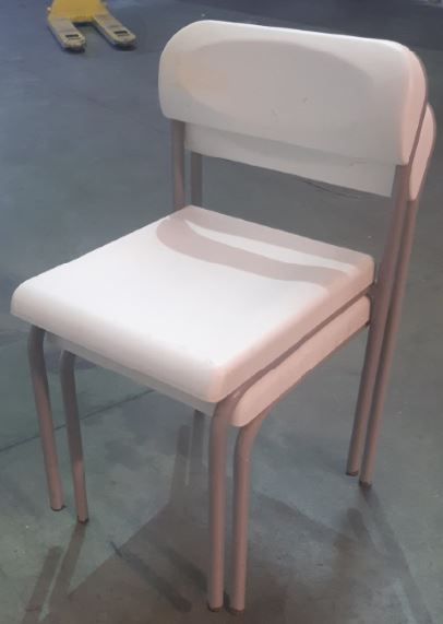 2 Sillas de Plástico Blancas