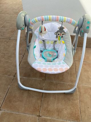 Amaca bebé con juguetes