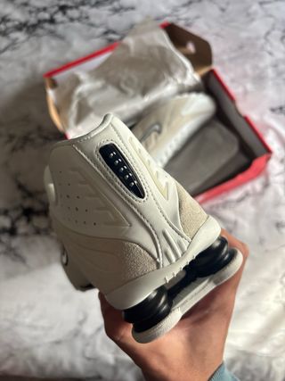 Nike Shox R4 Suede Blanco Goma