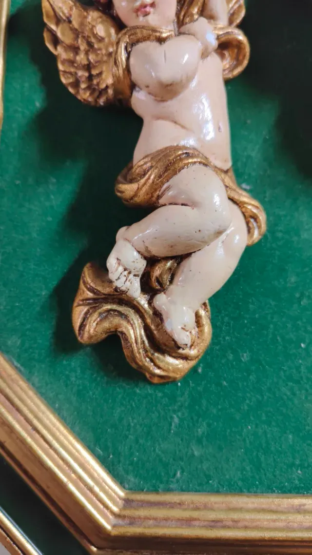 Cuadro de ángeles en yeso