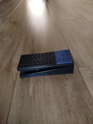 Boss FV-50 L Pedal de Volumen/Expresión