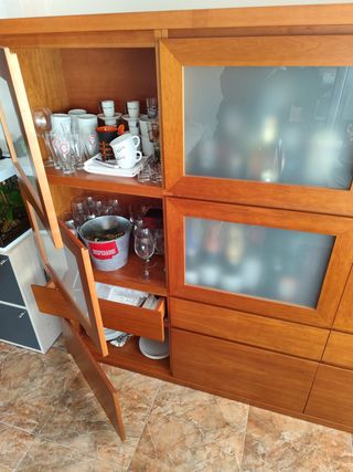 Conjunto Comedor: Mesa, 4 Sillas y bufete