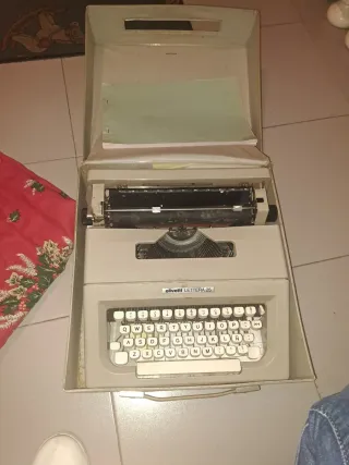 Máquina de escribir Olivetti Lettera 25 PRECIO NEG