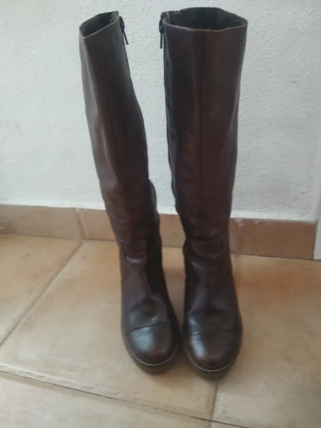 Botas altas marrones talla 37