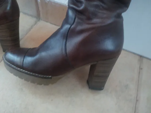 Botas altas marrones talla 37