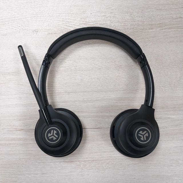 Auriculares JLab Go Work Negros y Azules