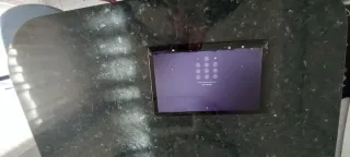 Tablet Negra y Morada